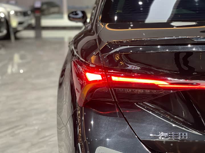 Фото 12 - Toyota Avalon