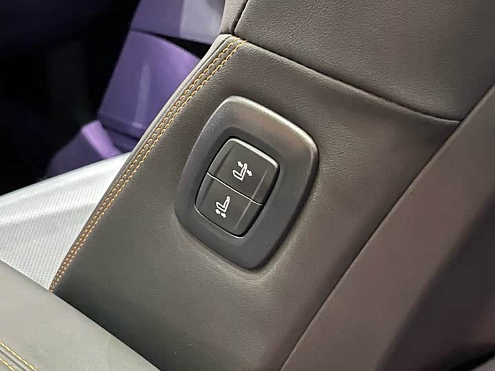 Фото 19 - Toyota Avalon