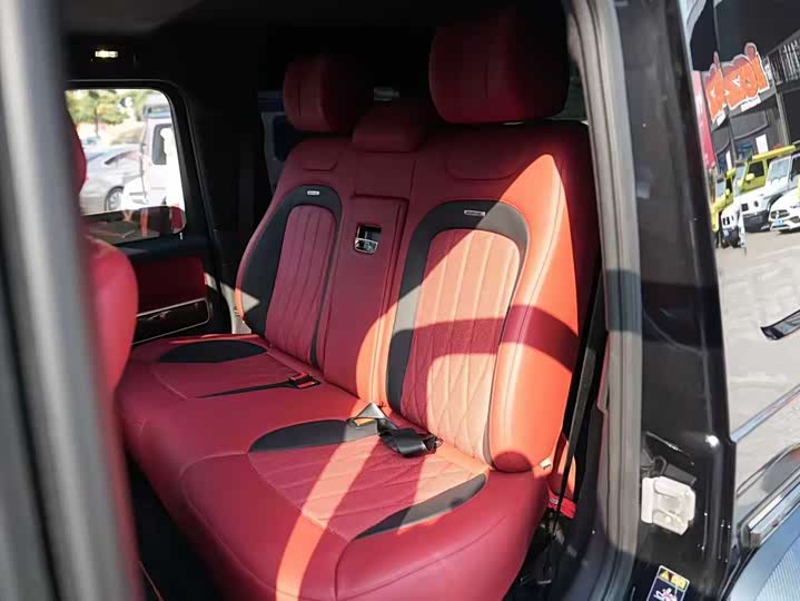 Фото 9 - Mercedes-Benz G-Class