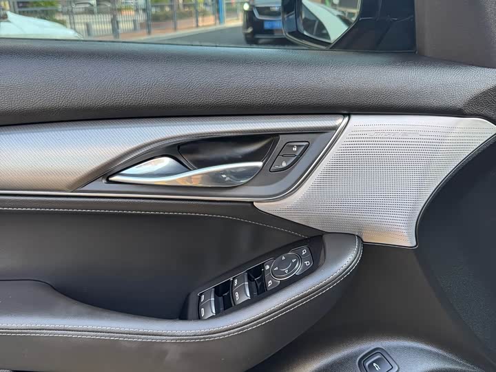 Фото 6 - Cadillac CT5