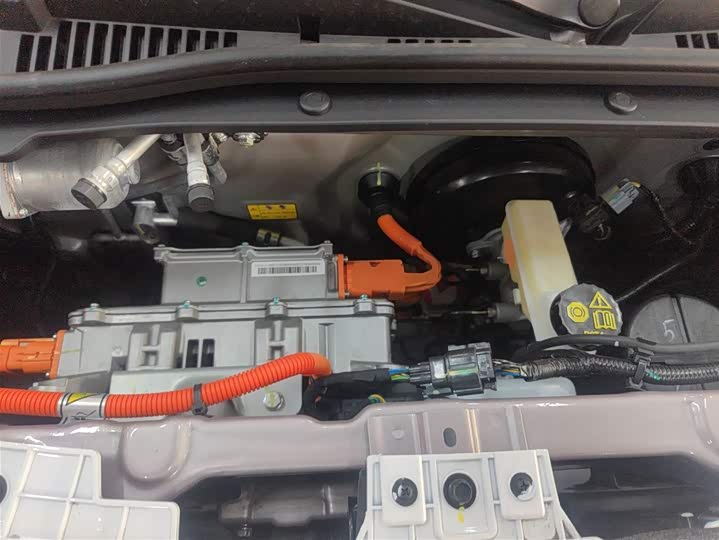 Фото 10 - Bestune Pony