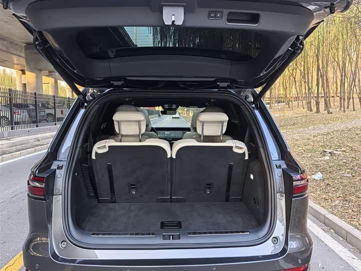 Фото 10 - LiXiang One