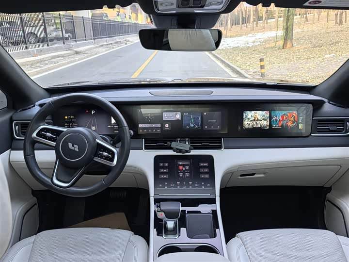 Фото 12 - LiXiang One