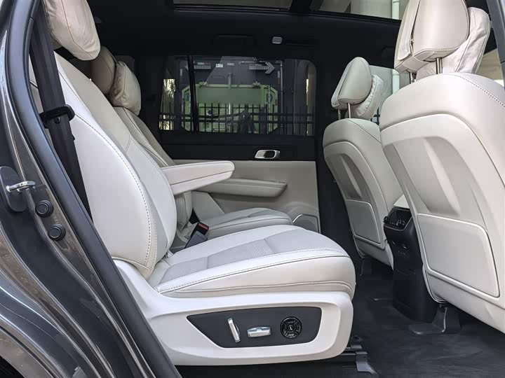 Фото 16 - LiXiang One