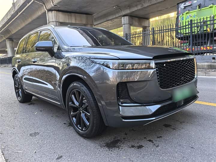 Фото 24 - LiXiang One