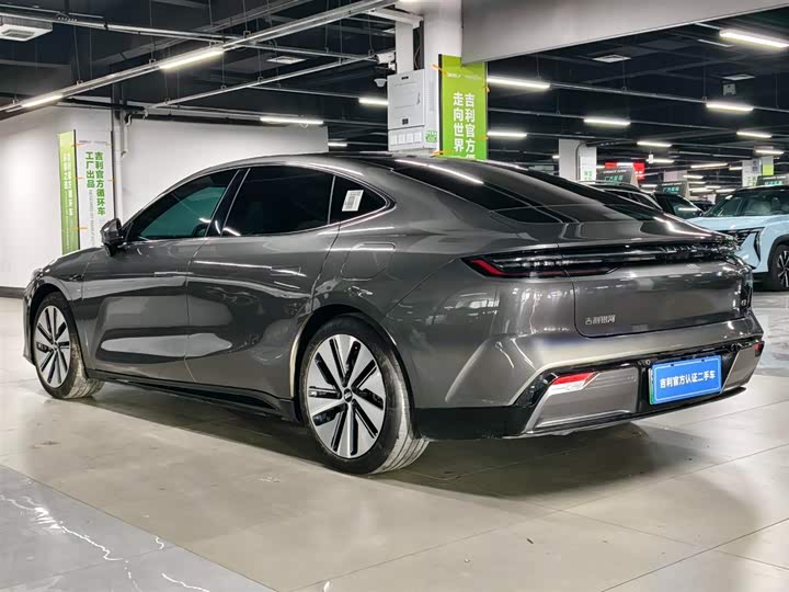 Фото 11 - Geely Galaxy E8