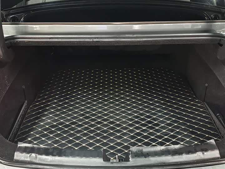 Фото 14 - Geely Galaxy E8