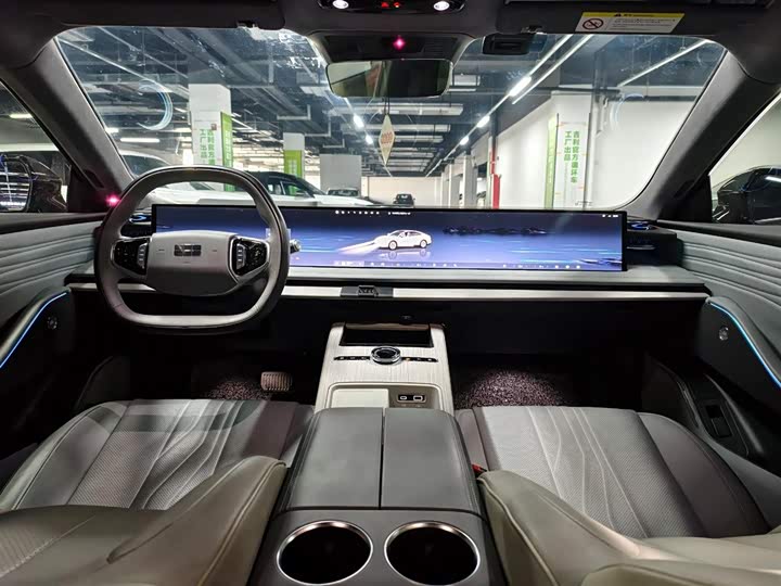 Фото 8 - Geely Galaxy E8