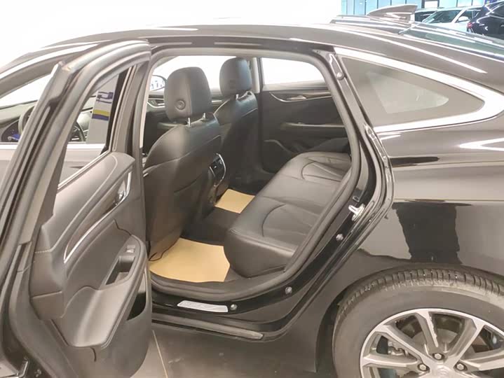 Фото 11 - Buick LaCrosse