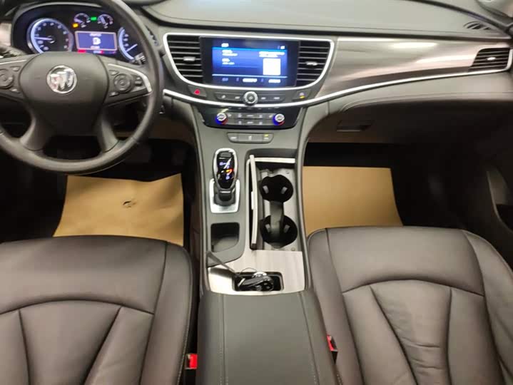 Фото 16 - Buick LaCrosse