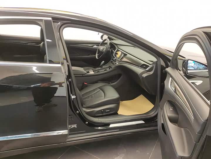 Фото 8 - Buick LaCrosse