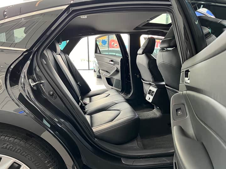 Фото 11 - Toyota Avalon