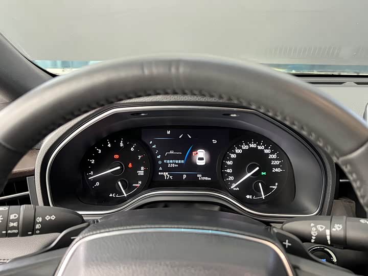 Фото 18 - Toyota Avalon