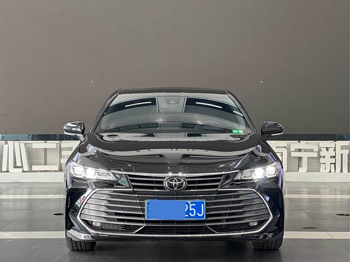 Фото 2 - Toyota Avalon