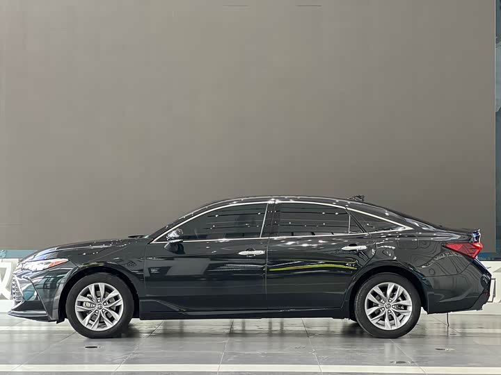 Фото 4 - Toyota Avalon