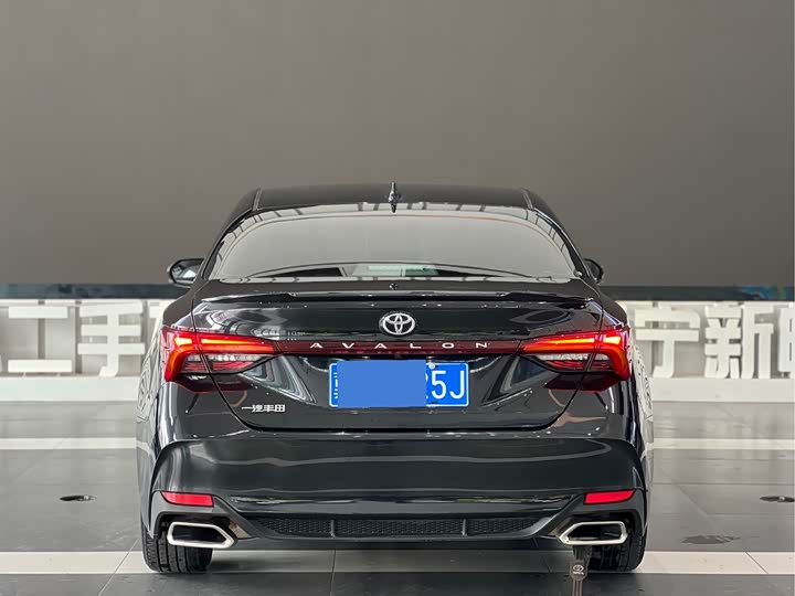 Фото 6 - Toyota Avalon