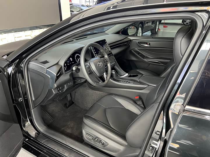 Фото 9 - Toyota Avalon