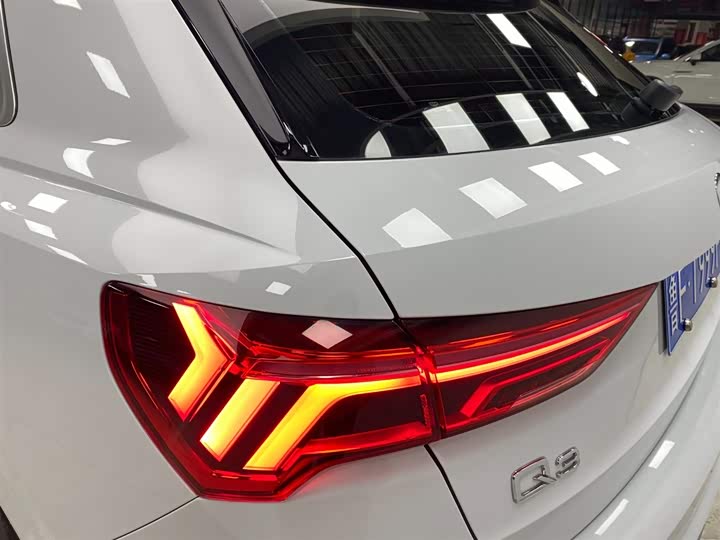 Фото 18 - Audi Q3