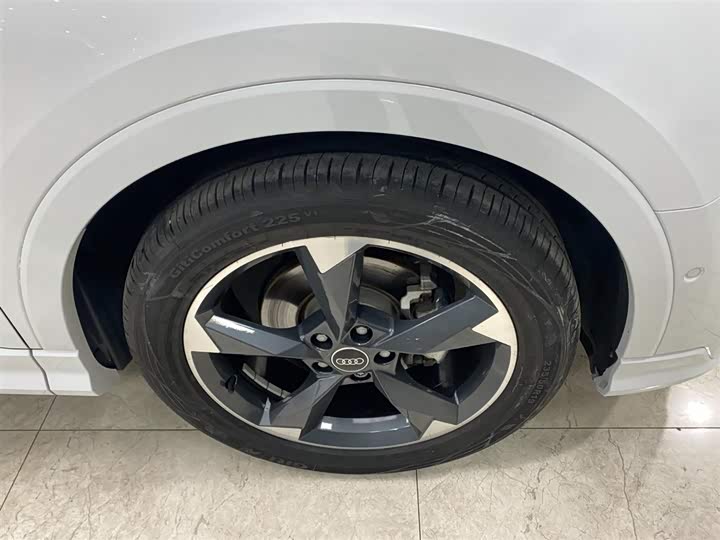 Фото 19 - Audi Q3