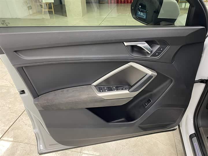 Фото 7 - Audi Q3