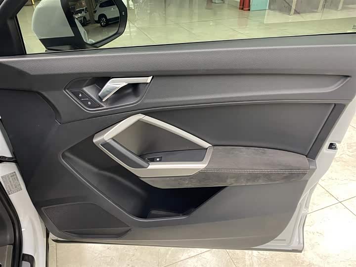 Фото 9 - Audi Q3