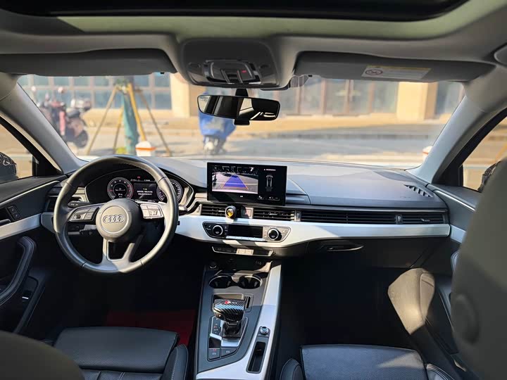 Фото 11 - Audi A4L