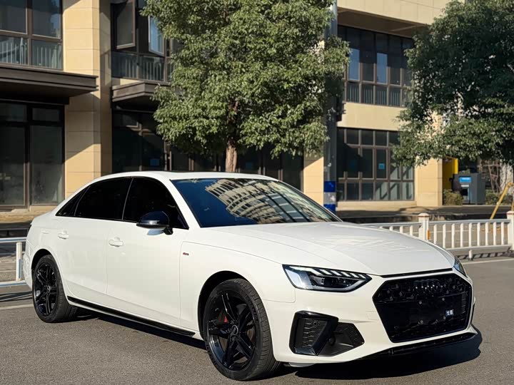 Фото 3 - Audi A4L