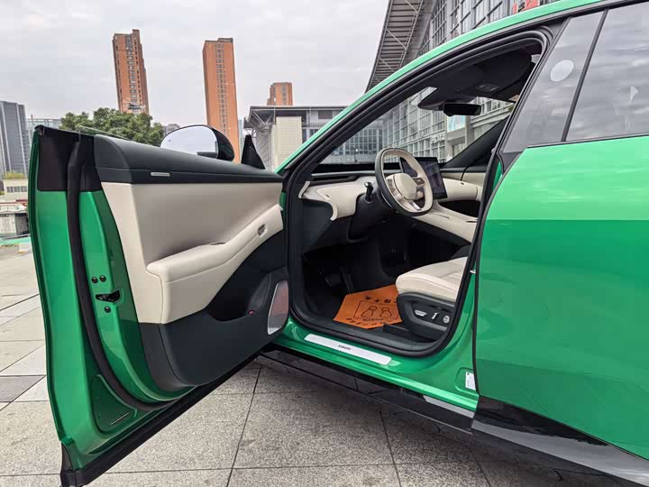 Фото 8 - Xiaomi YU7