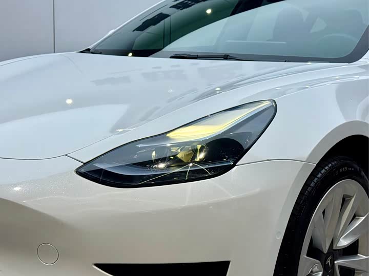 Фото 19 - Tesla Model 3