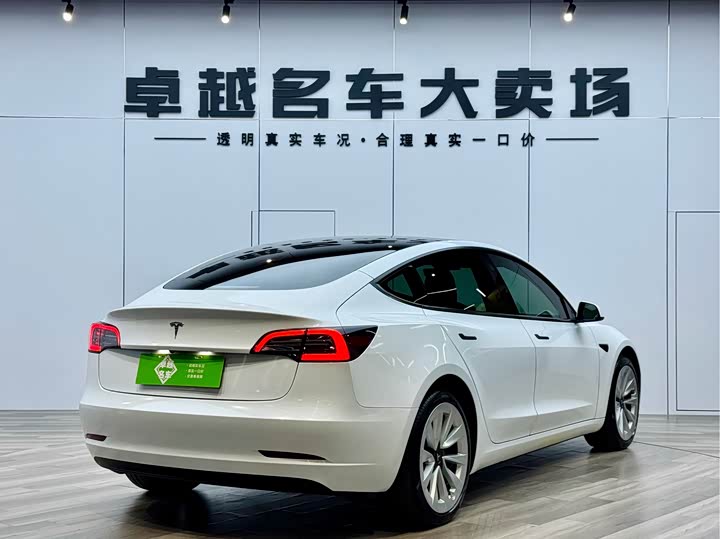 Фото 6 - Tesla Model 3