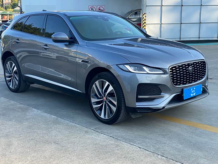 Фото 3 - Jaguar F-Pace