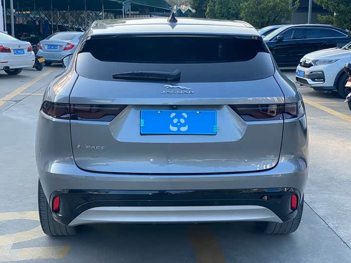 Фото 6 - Jaguar F-Pace