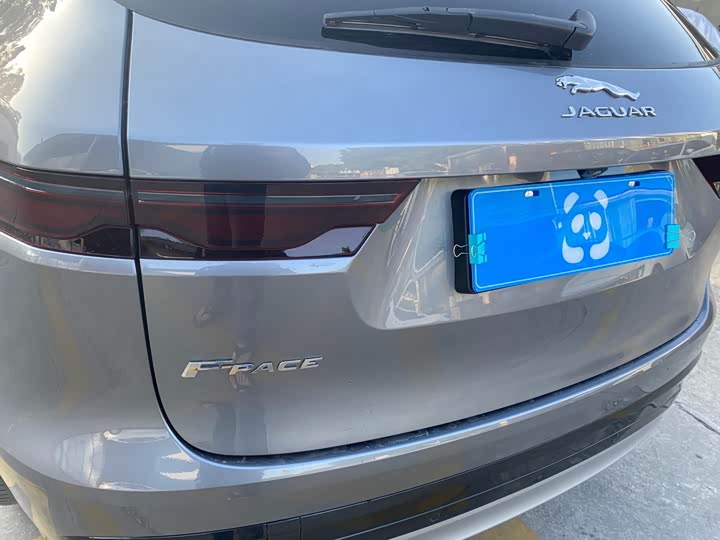 Фото 8 - Jaguar F-Pace