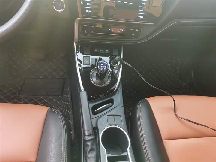 Фото 14 - Toyota Levin Hybrid