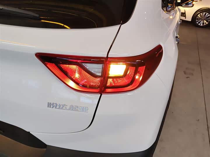 Фото 8 - Kia KX1