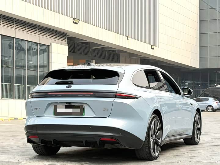 Фото 9 - Nio ET5T