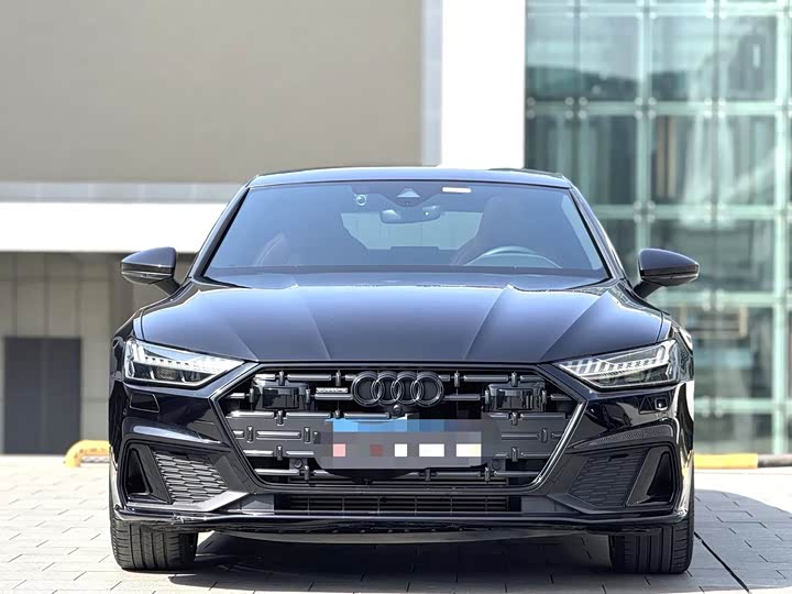 Фото 2 - Audi A7L
