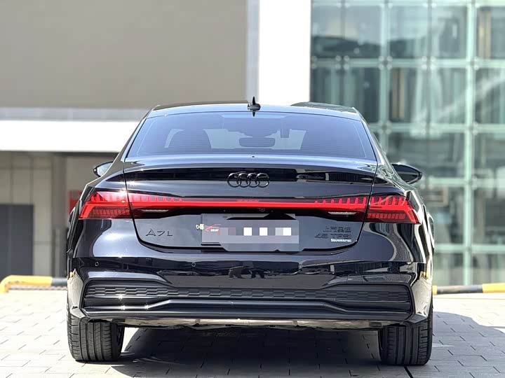 Фото 7 - Audi A7L