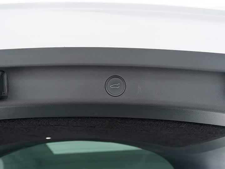 Фото 25 - Tesla Model Y