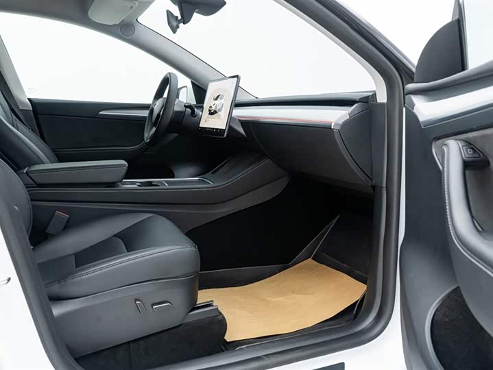 Фото 3 - Tesla Model Y