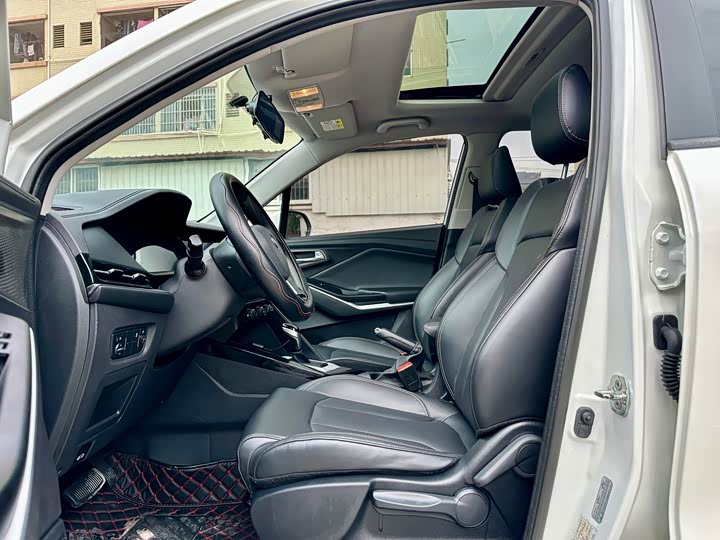 Фото 8 - Changan CS15