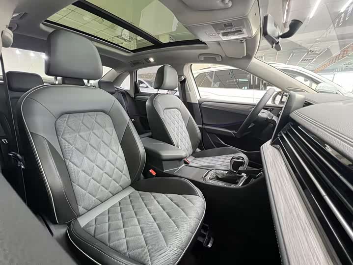 Фото 20 - Volkswagen Sagitar L