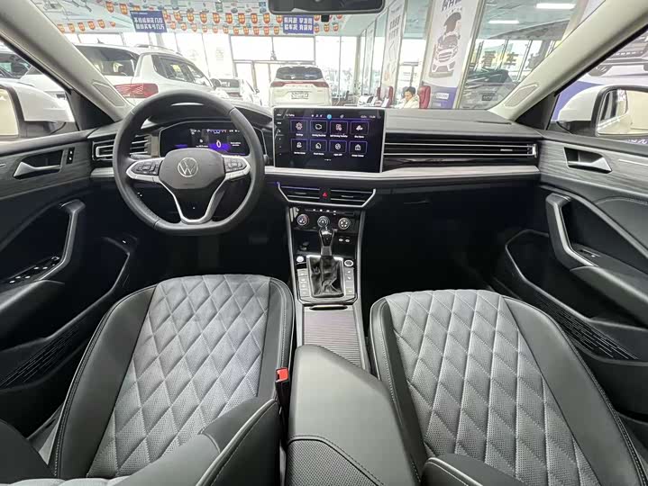 Фото 8 - Volkswagen Sagitar L