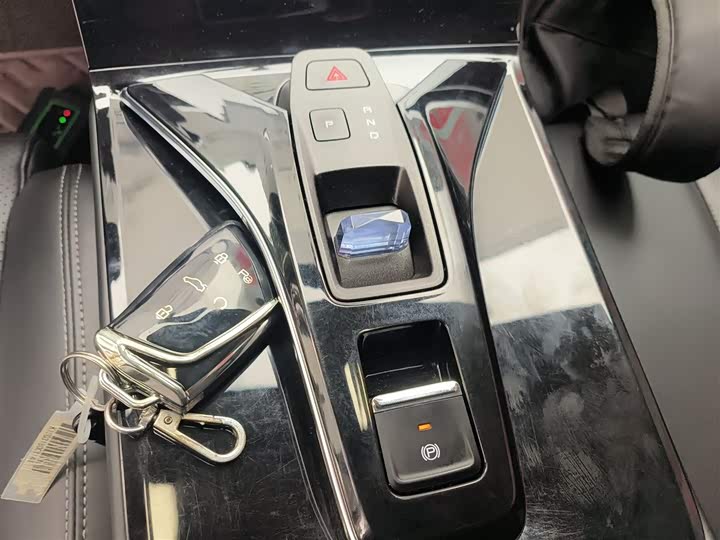 Фото 14 - Dongfeng Aeolus Haohan