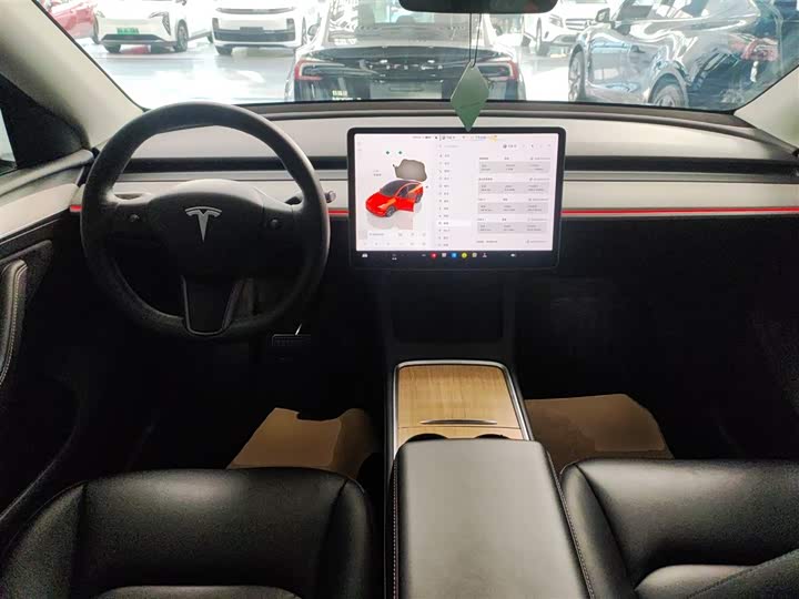 Фото 10 - Tesla Model Y