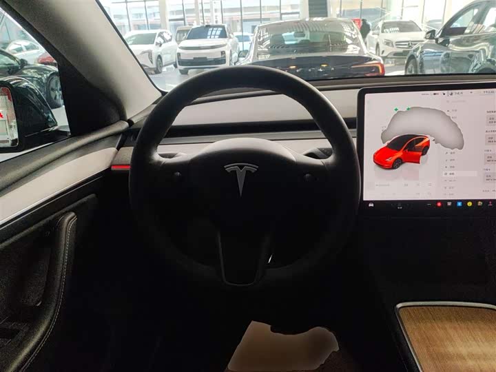 Фото 11 - Tesla Model Y