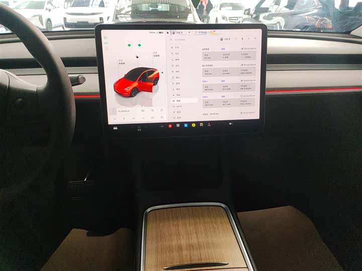 Фото 13 - Tesla Model Y