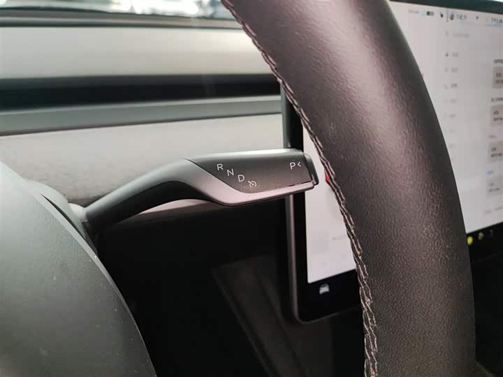 Фото 14 - Tesla Model Y