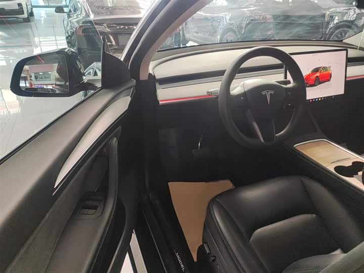 Фото 16 - Tesla Model Y