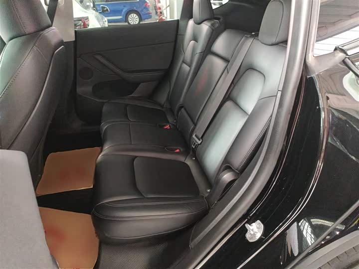 Фото 17 - Tesla Model Y